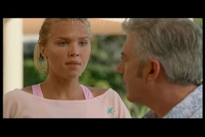2006-AquamarineFeaturette-KickinitOnSet-054.jpg