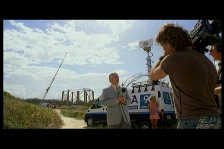 2006-AquamarineFeaturette-KickinitOnSet-093.jpg