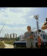 2006-AquamarineFeaturette-KickinitOnSet-088.jpg