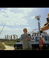 2006-AquamarineFeaturette-KickinitOnSet-091.jpg
