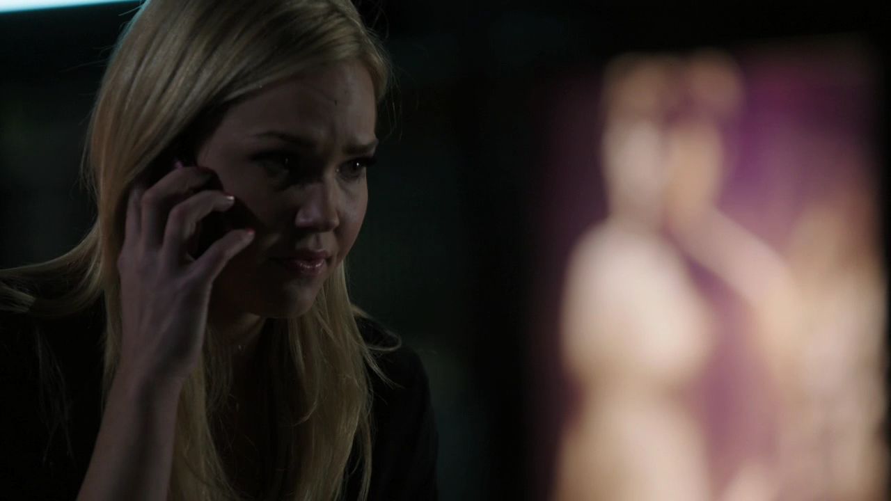 90210-S04E12-016.jpg