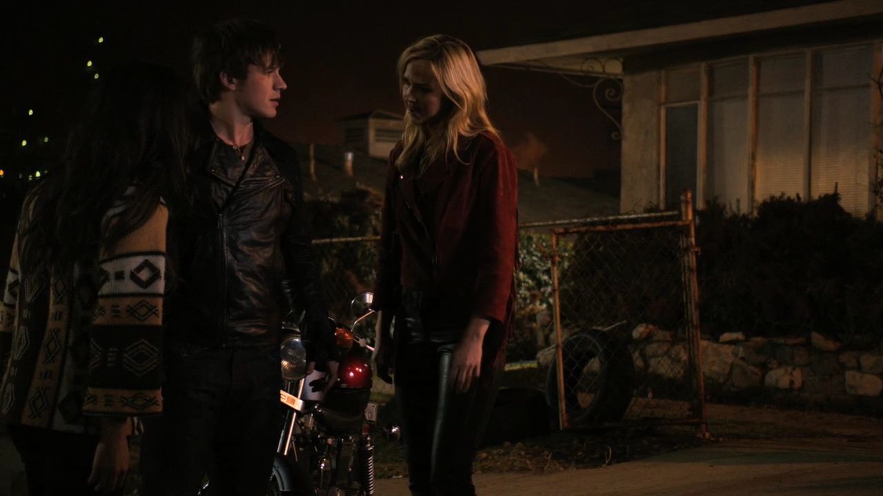 90210-S04E14-169.jpg