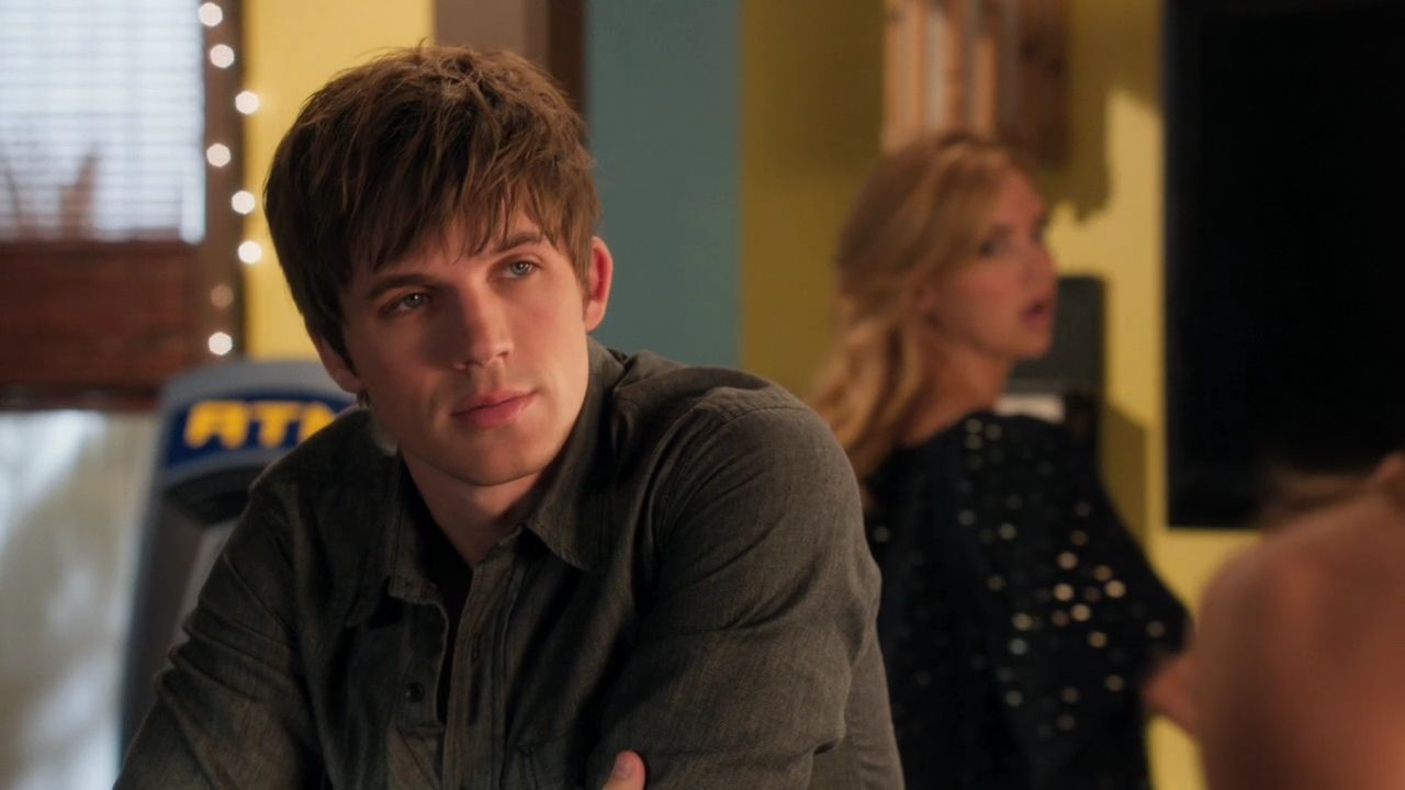 90210-S04E15-112.jpg