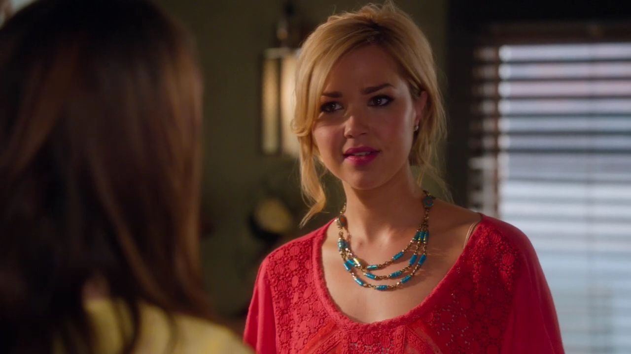 90210-S04E18-043.jpg
