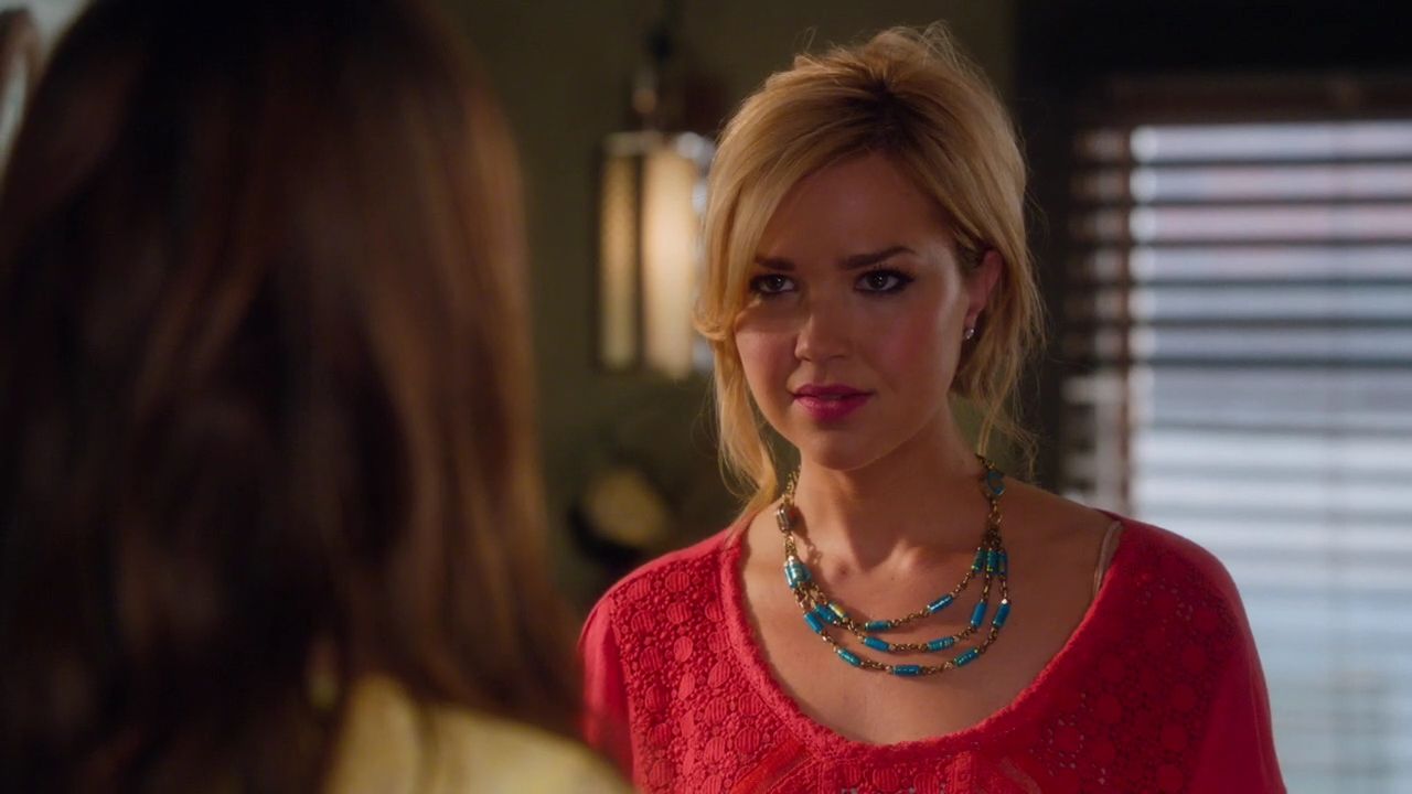 90210-S04E18-047.jpg