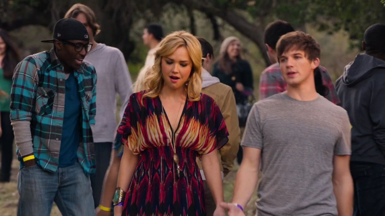 90210-S04E18-071.jpg