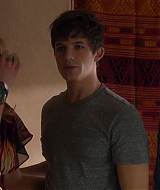 90210-S04E18-129.jpg