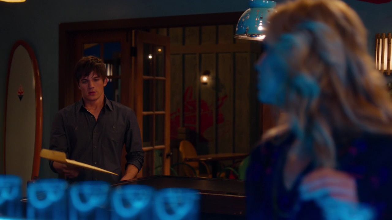 90210-S04E19-075.jpg