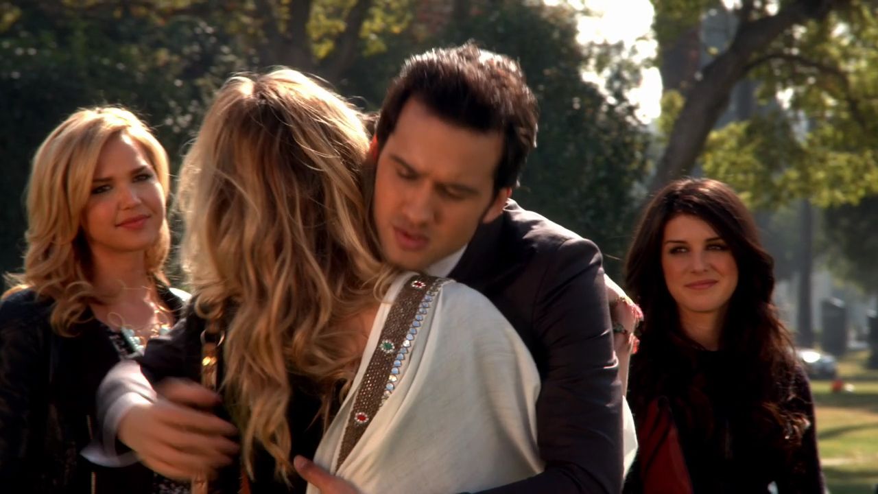 90210-S04E20-057.jpg