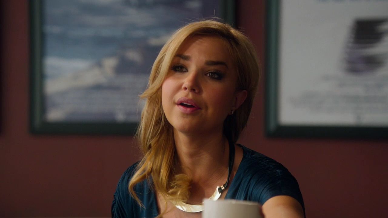 90210-S04E20-164.jpg