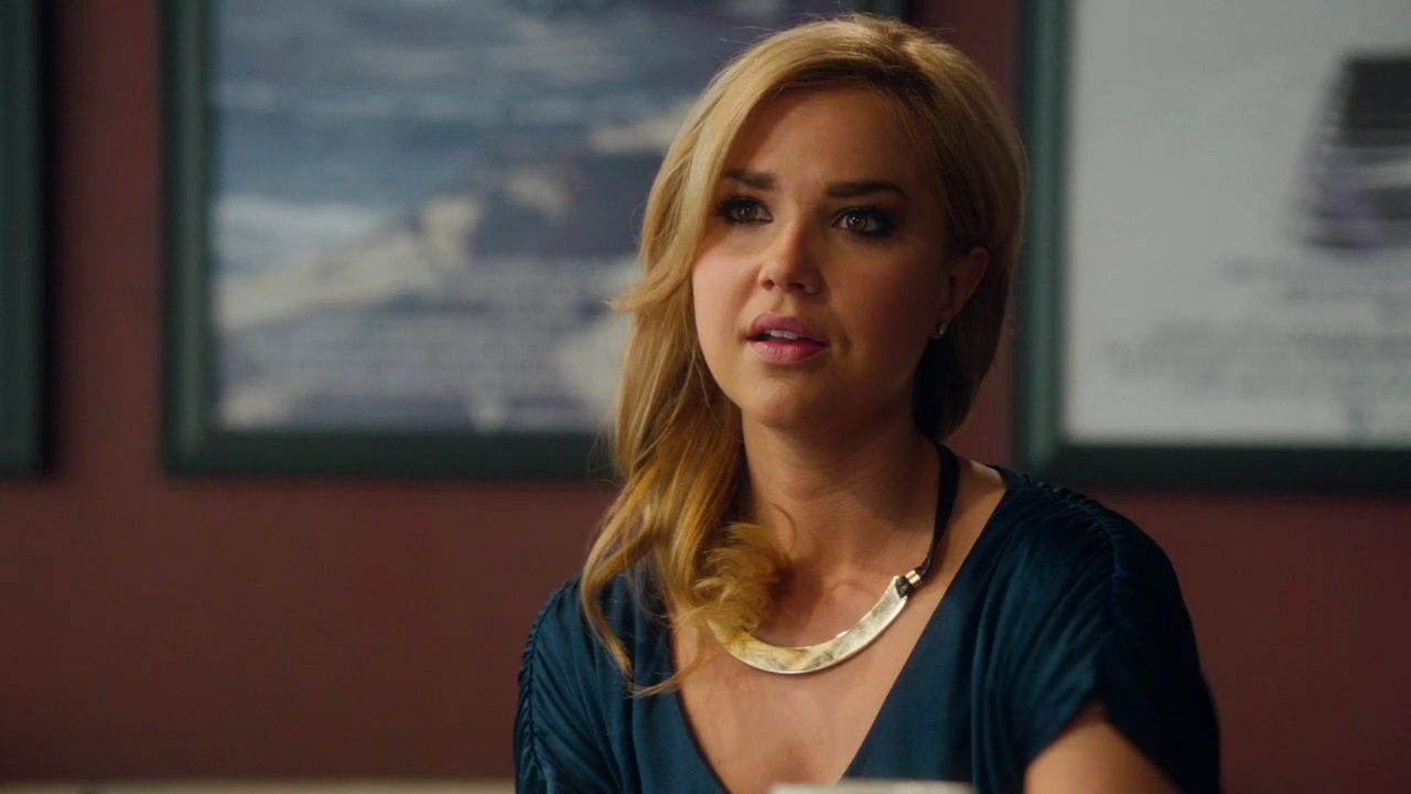 90210-S04E20-167.jpg