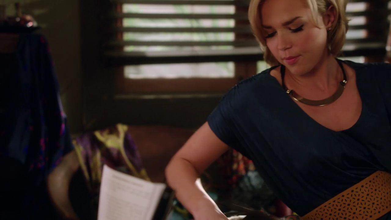 90210-S04E20-173.jpg