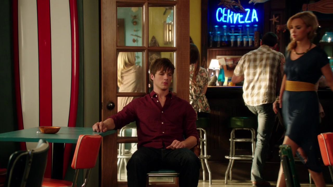 90210-S04E20-203.jpg