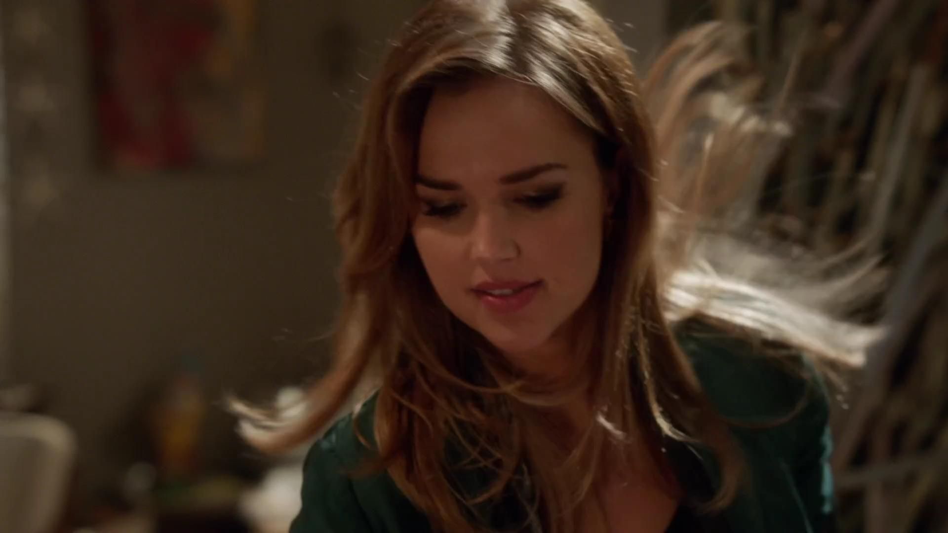 90210-S05E10-076.jpg