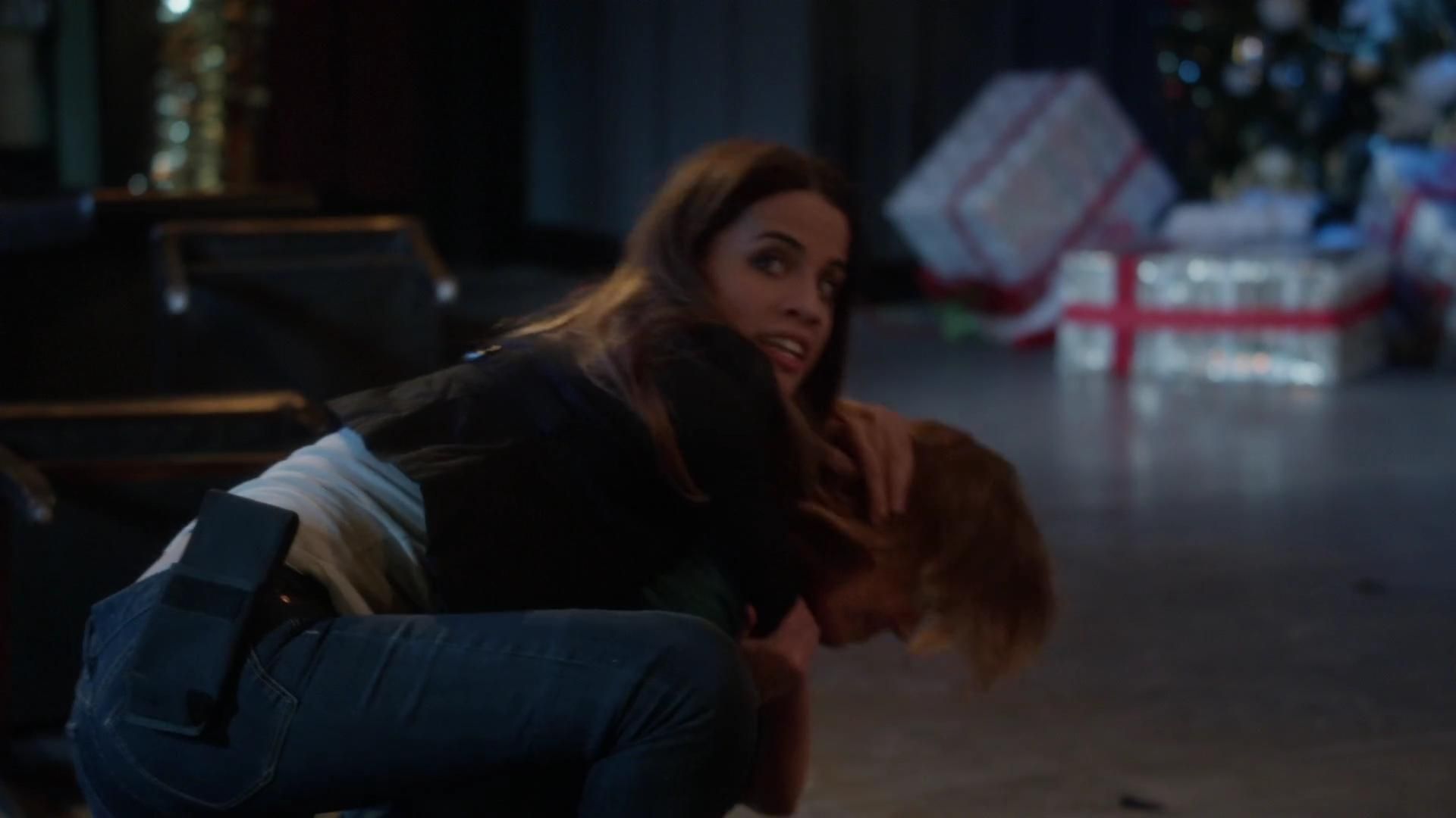 90210-S05E10-132.jpg