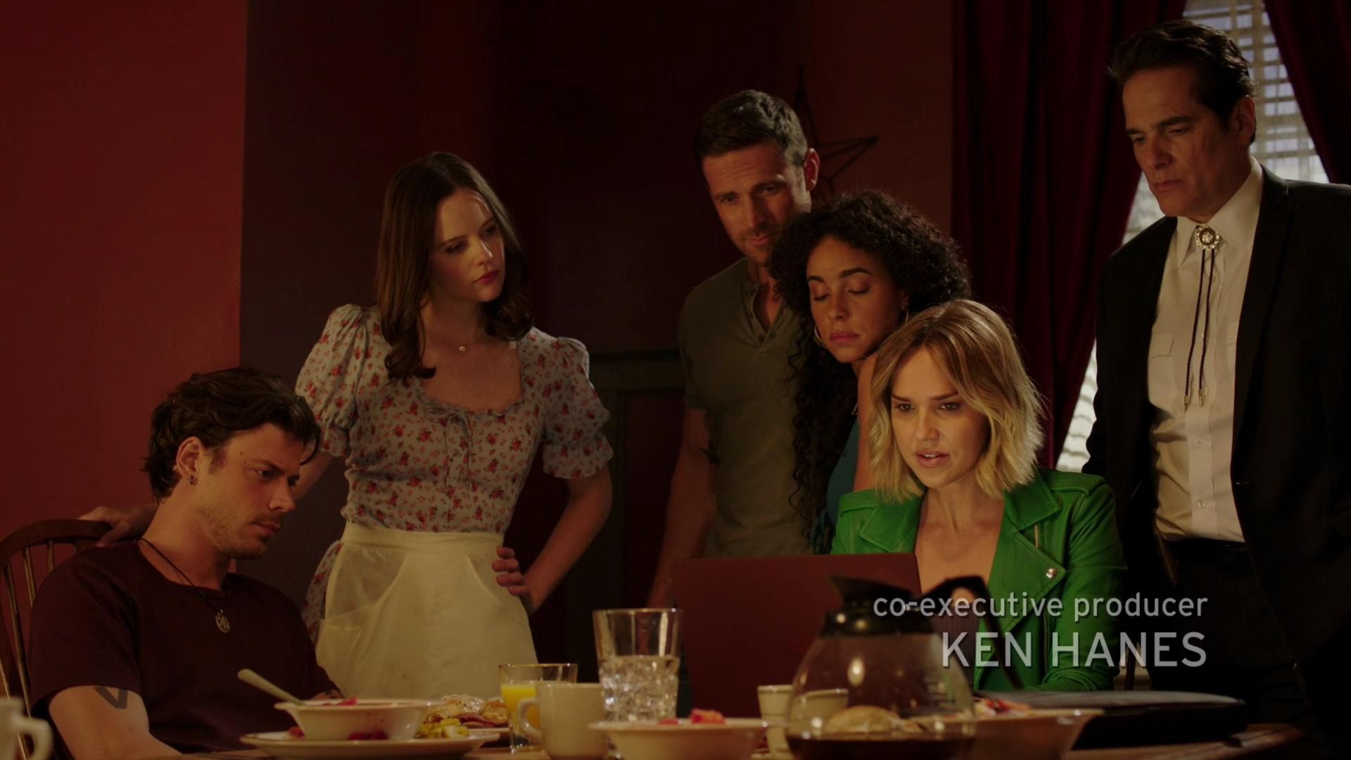 MidnightTexas-S02E01-046.jpg