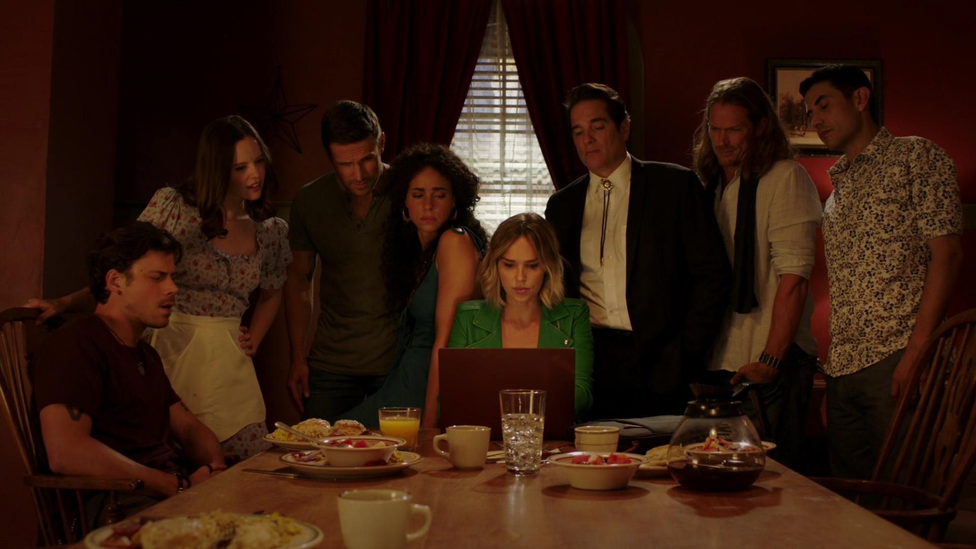 MidnightTexas-S02E01-057.jpg