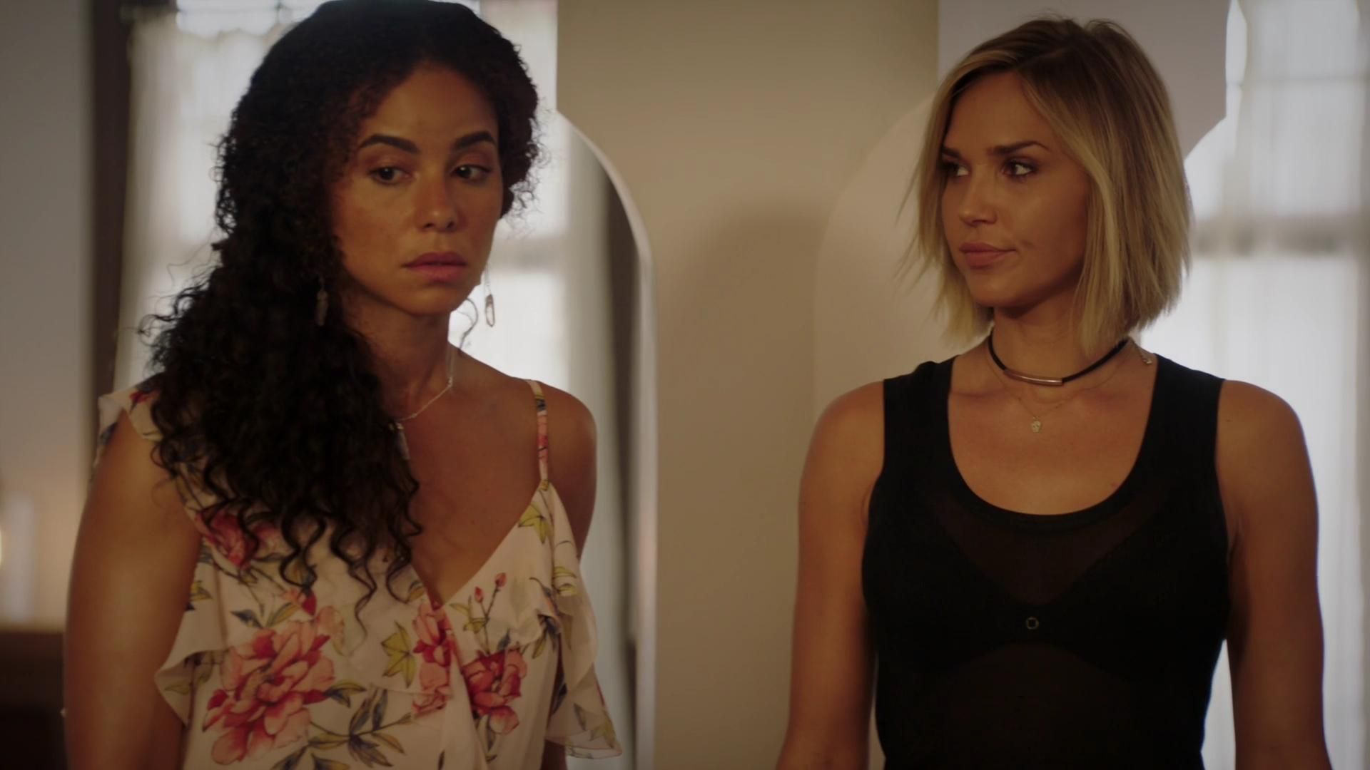 MidnightTexas-S02E01-180.jpg