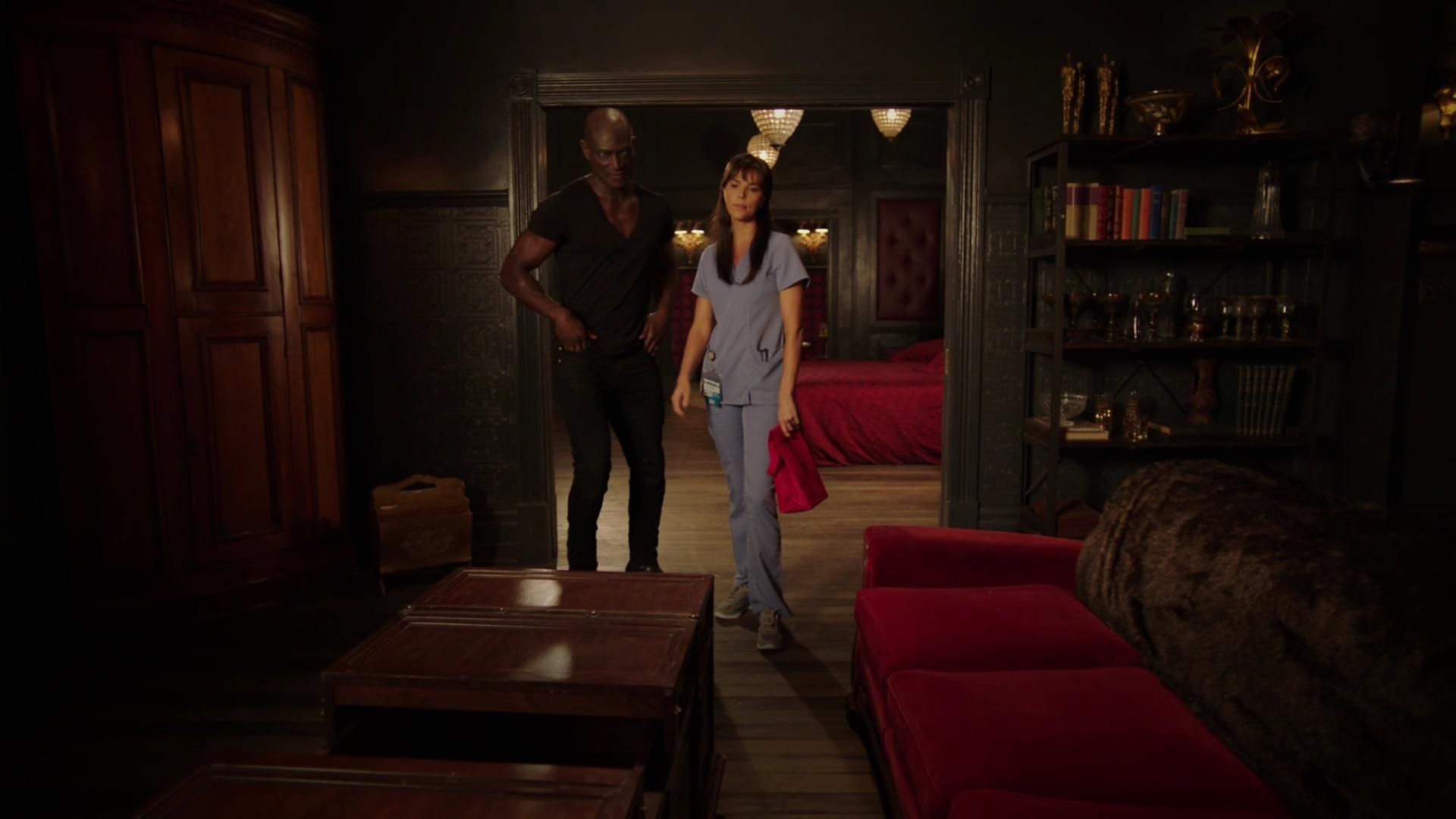 MidnightTexas-S02E02-134.jpg