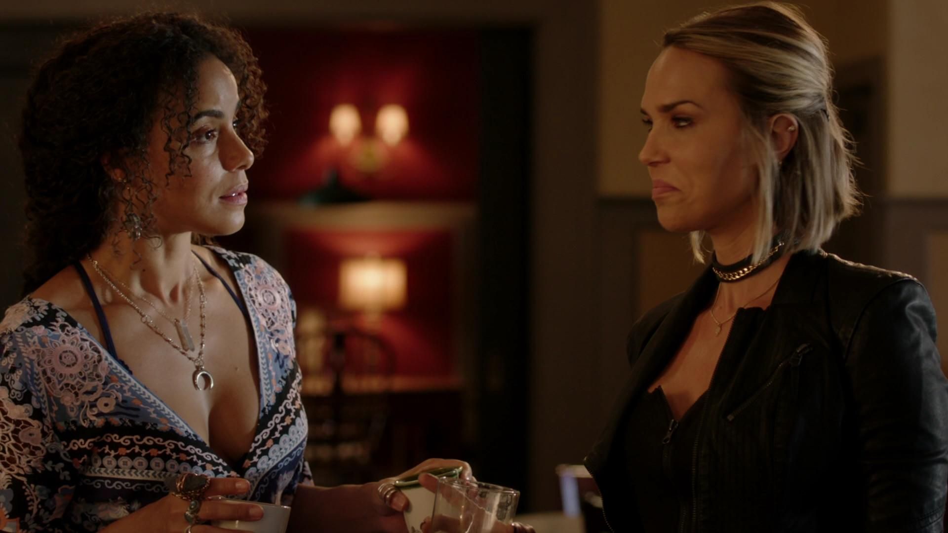 MidnightTexas-S02E04-364.jpg