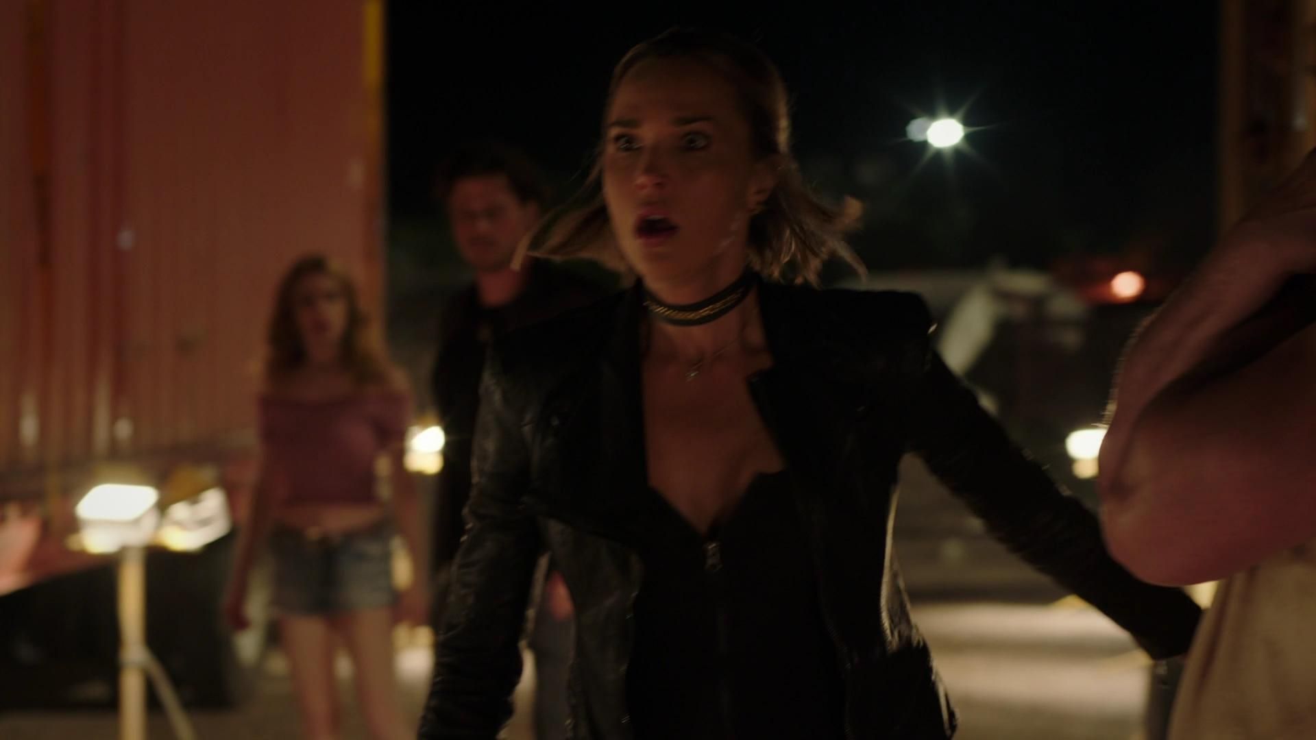 MidnightTexas-S02E04-445.jpg