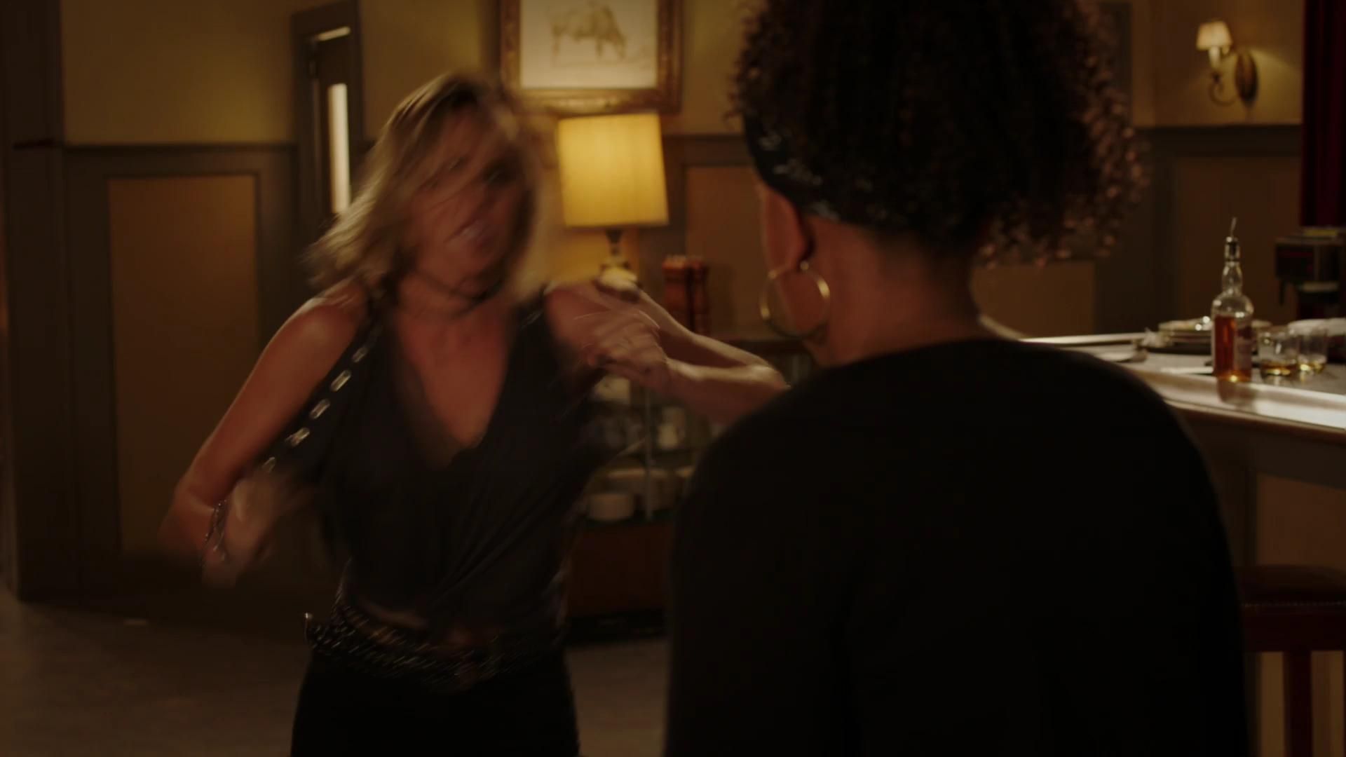 MidnightTexas-S02E05-175.jpg