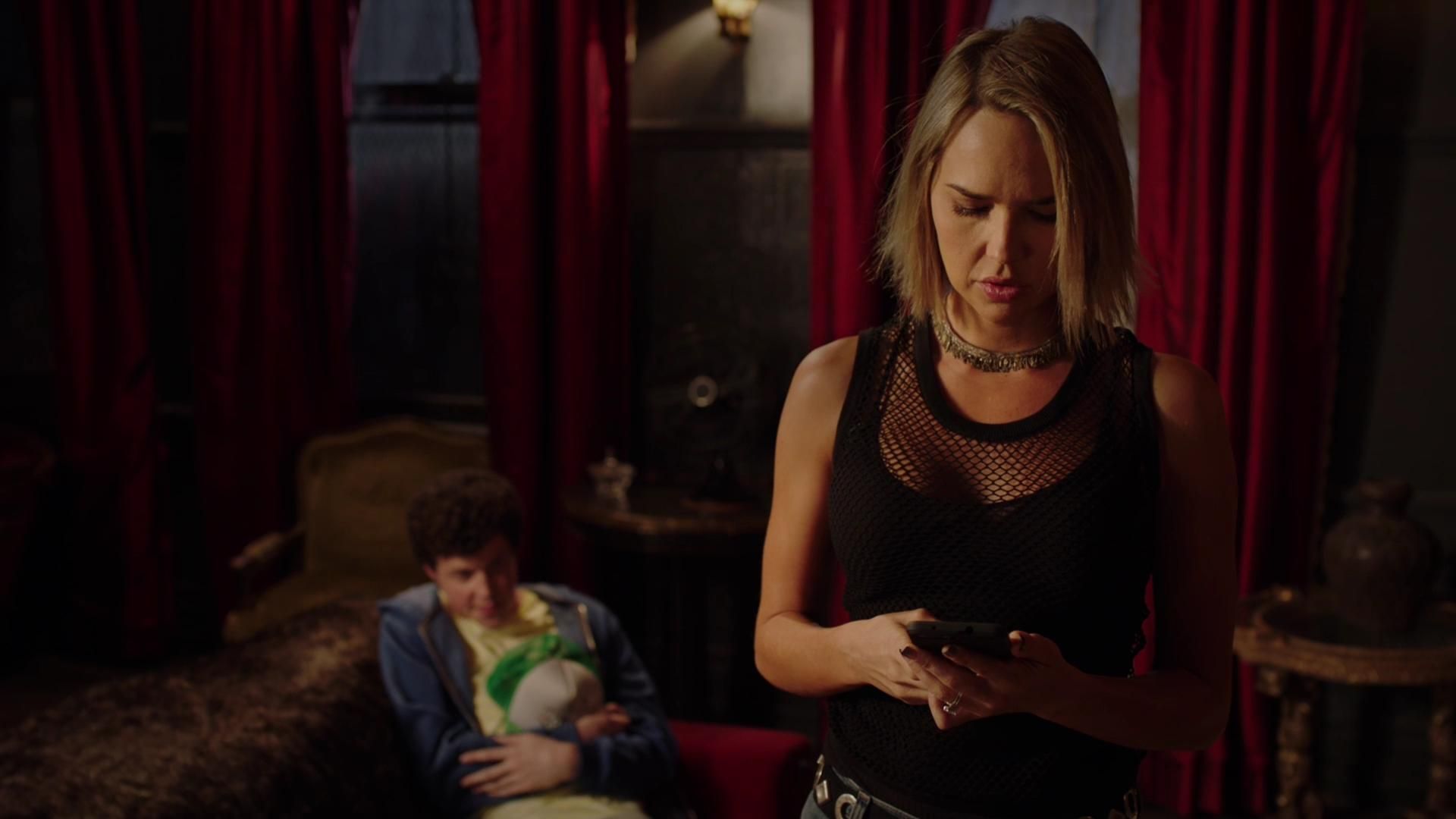 MidnightTexas-S02E06-111.jpg