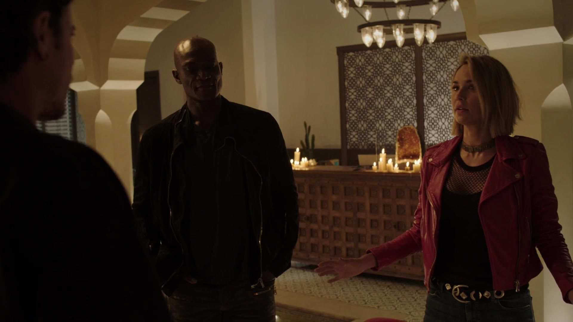 MidnightTexas-S02E06-215.jpg