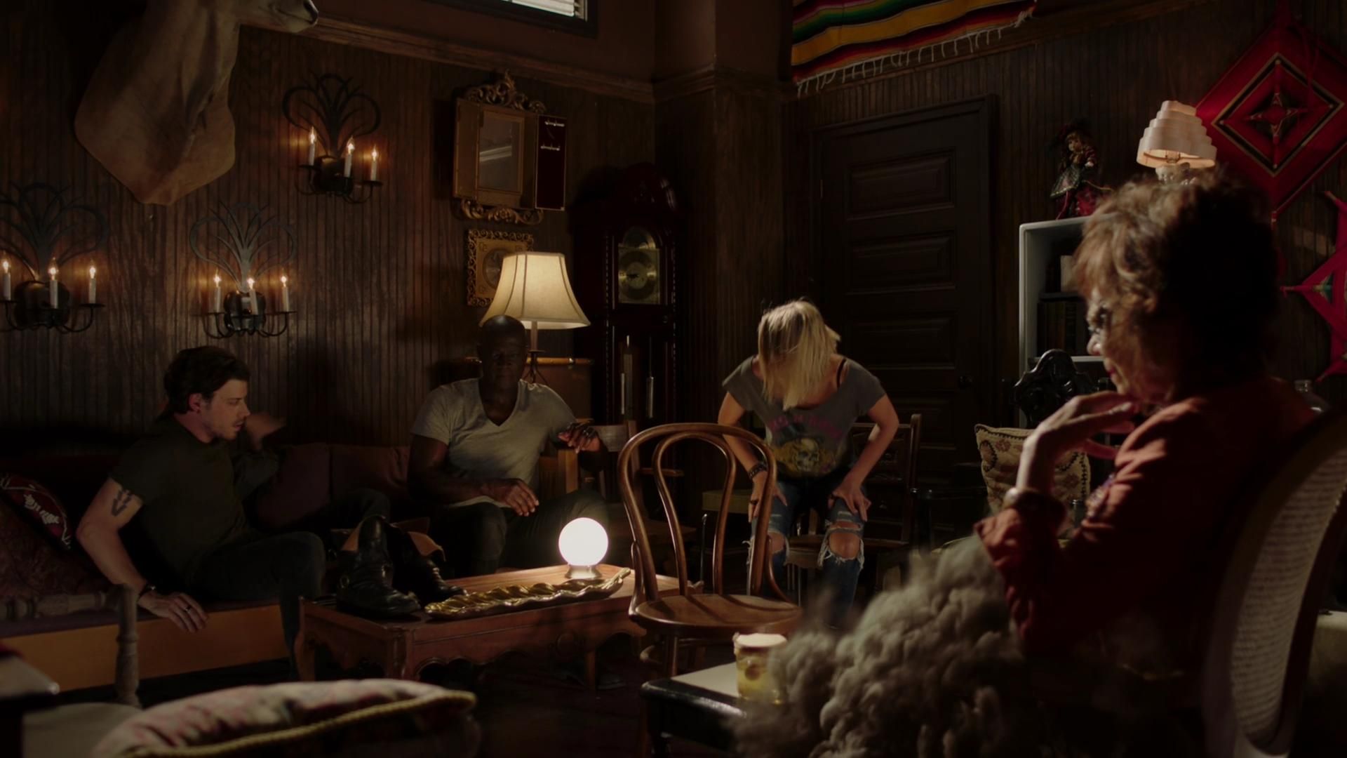 MidnightTexas-S02E07-137.jpg