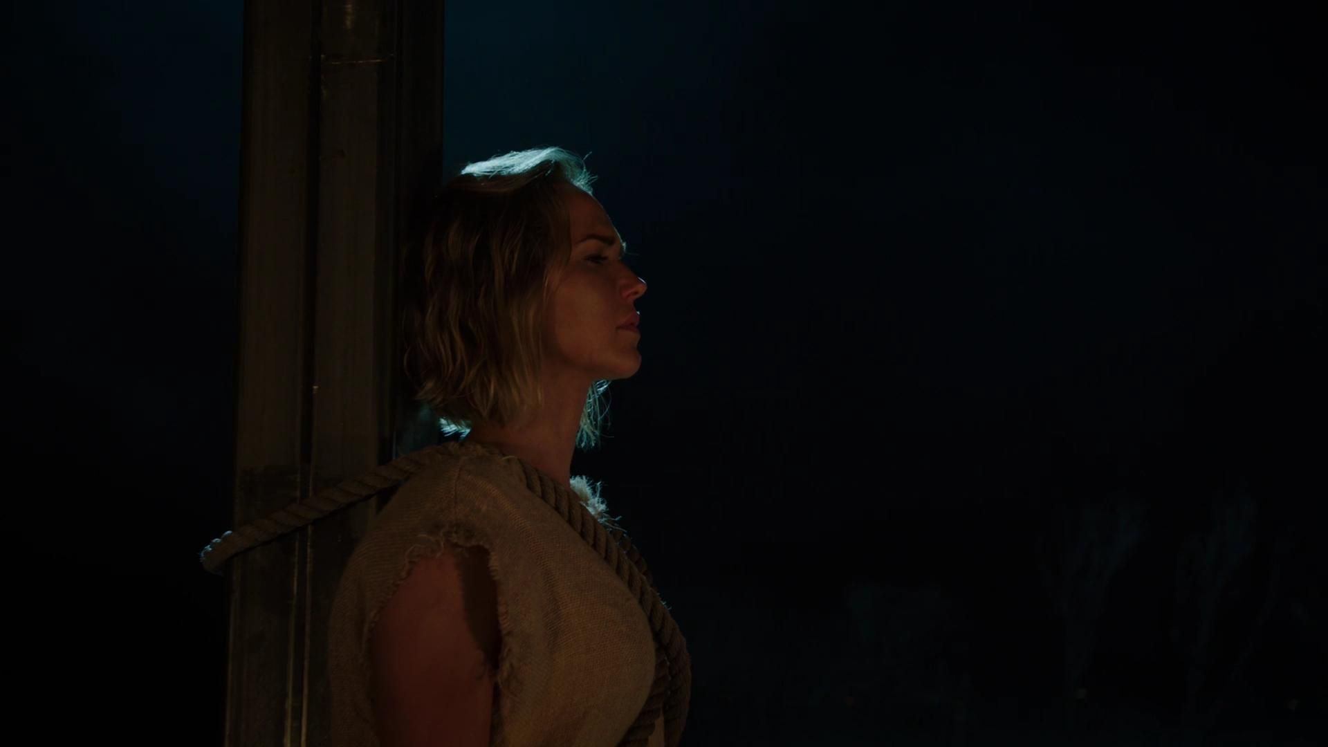 MidnightTexas-S02E09-179.jpg