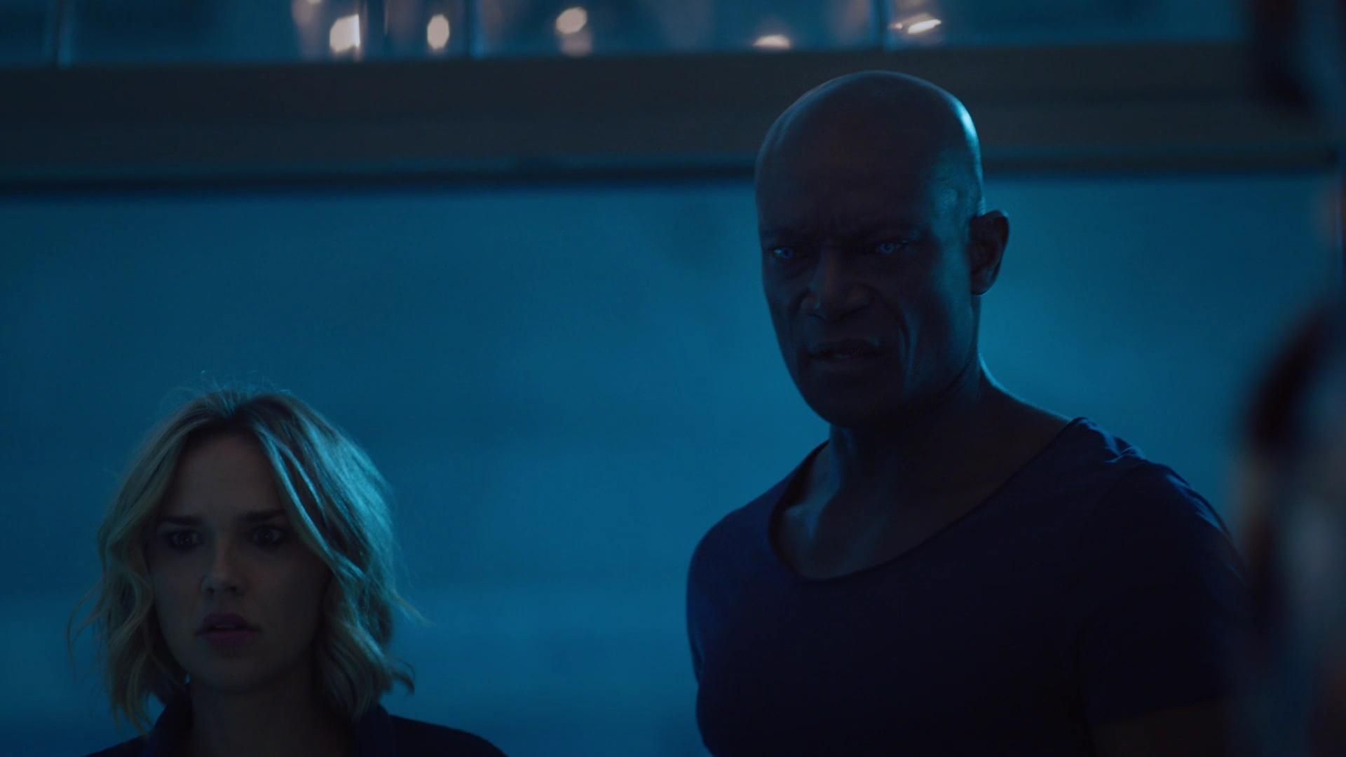 MidnightTexas-S02E09-247.jpg