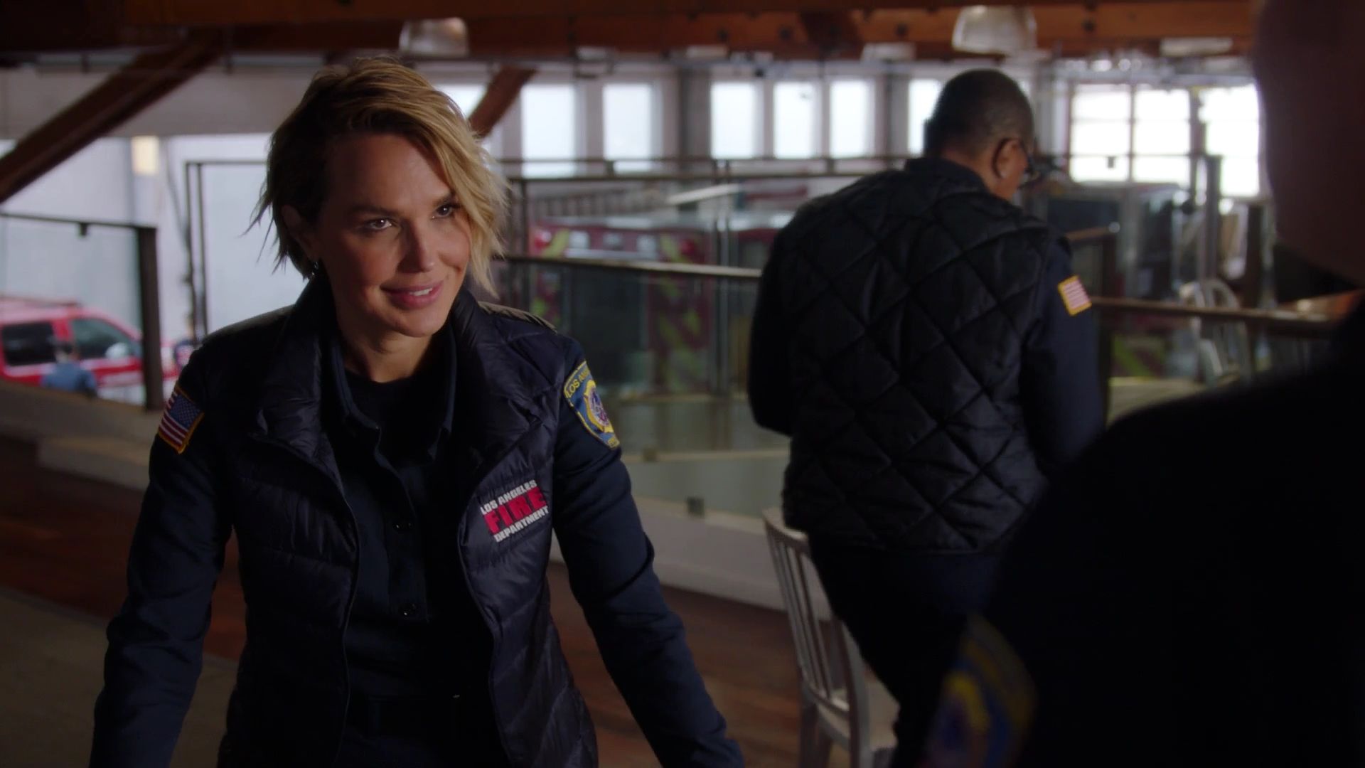 9-1-1-S05E14-189.jpg