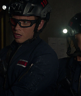9-1-1-S05E15-080.jpg