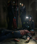9-1-1-S05E15-086.jpg