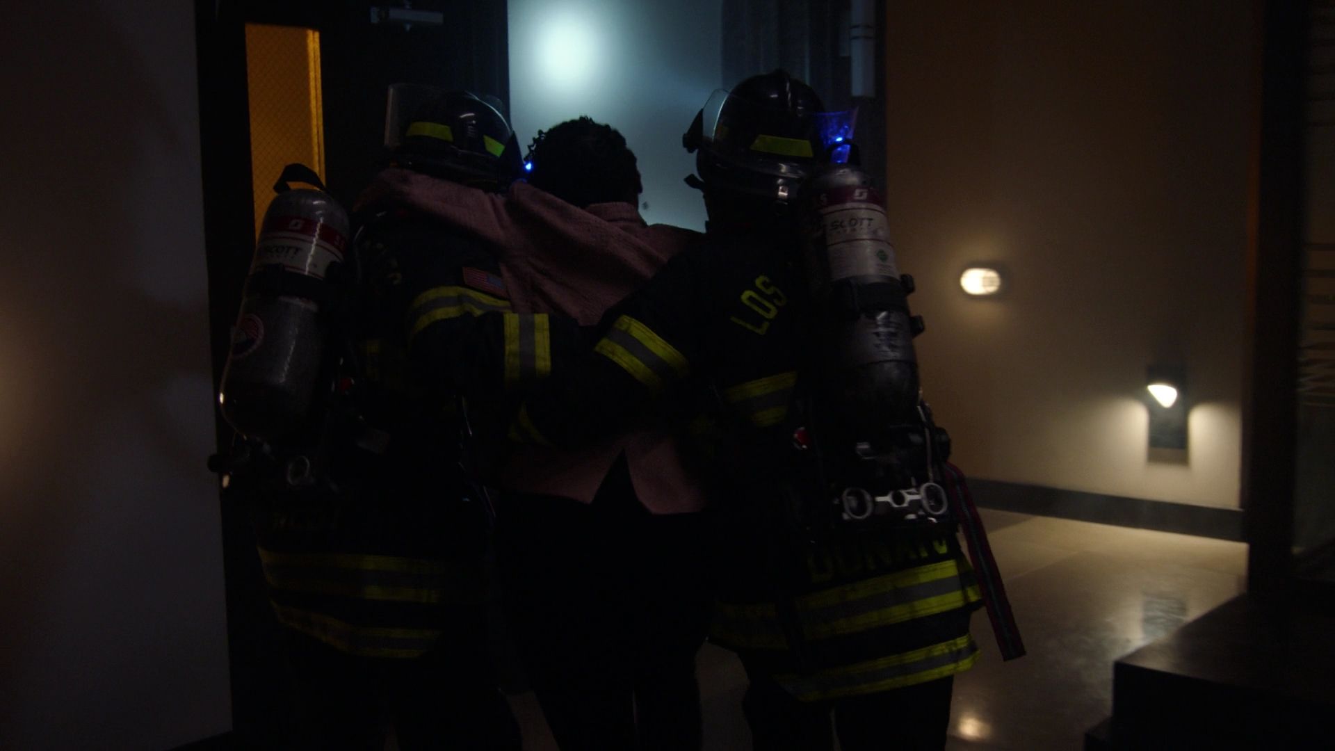 9-1-1-S05E16-027.jpg