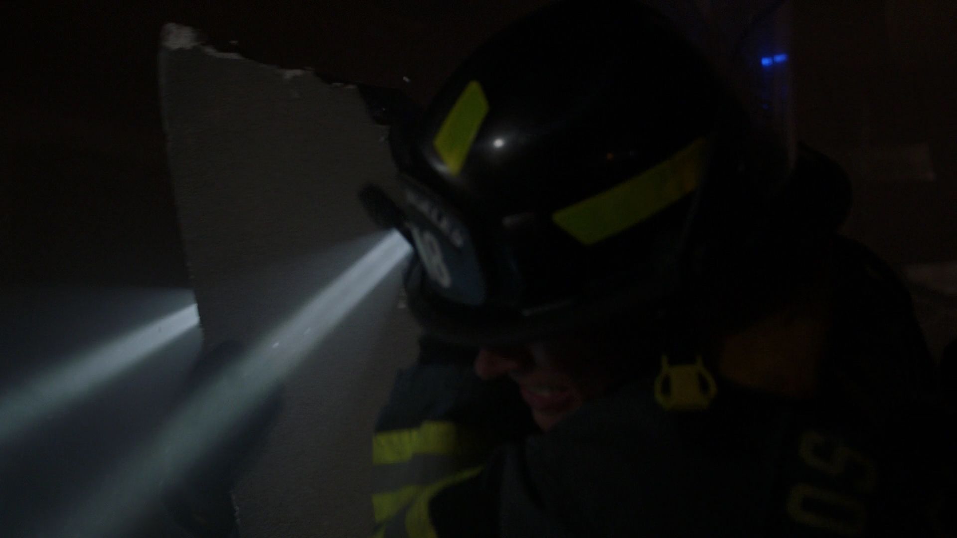 9-1-1-S05E16-055.jpg