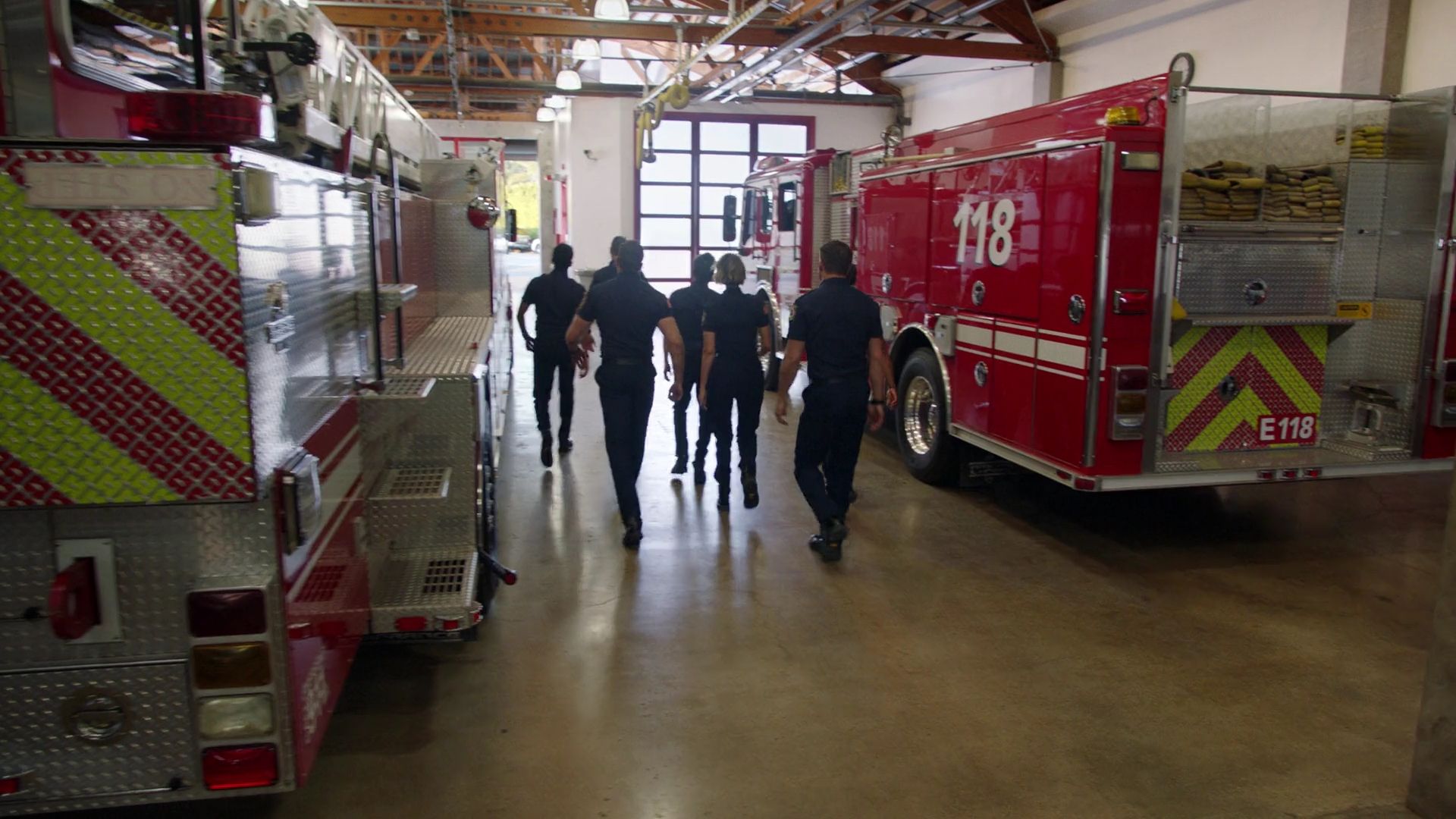 9-1-1-S05E18-065.jpg
