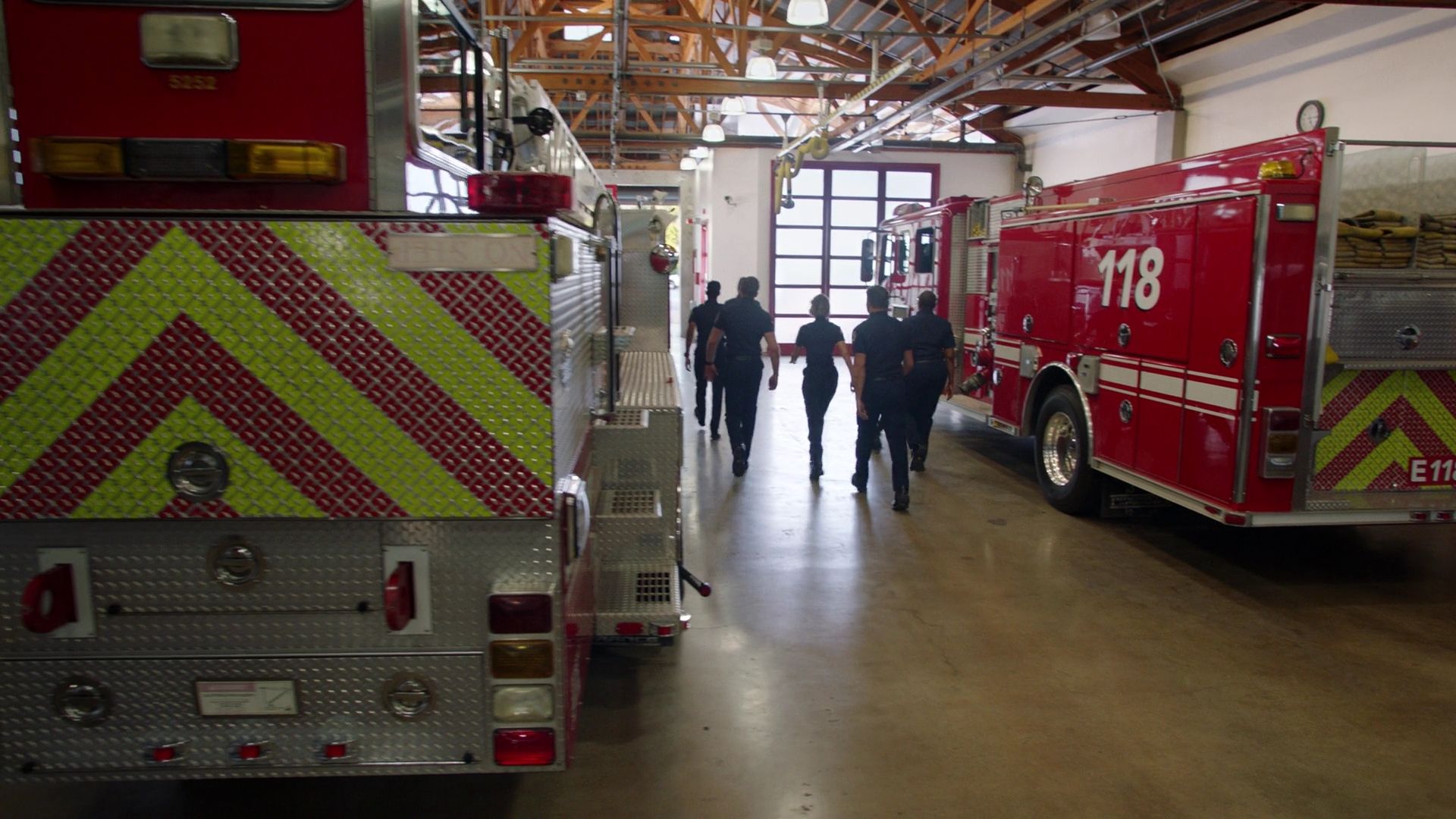9-1-1-S05E18-066.jpg