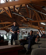 9-1-1-S05E18-035.jpg