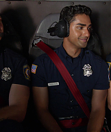 9-1-1-S05E18-040.jpg