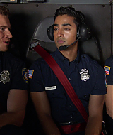 9-1-1-S05E18-045.jpg
