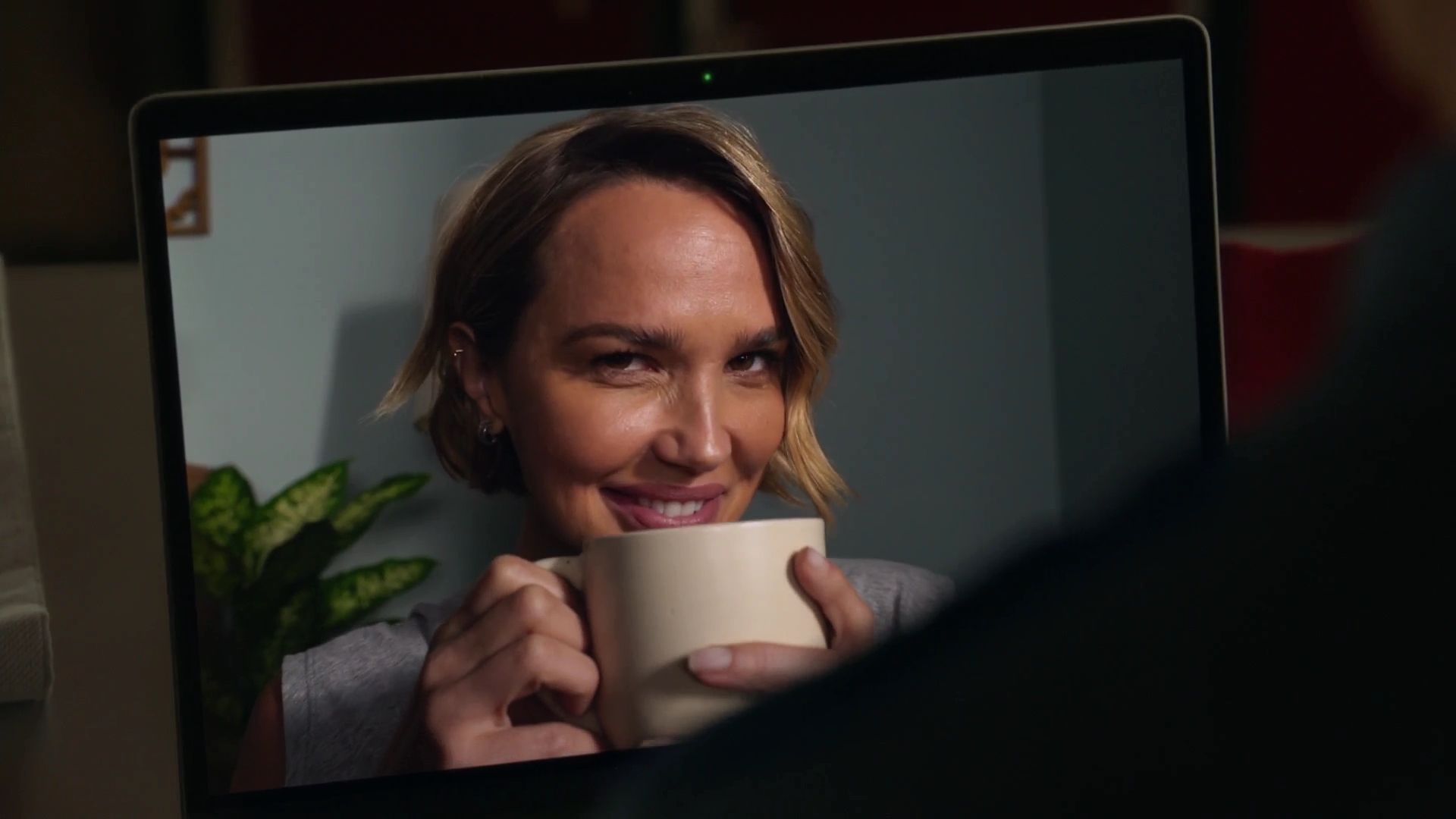 9-1-1-S06E01-010.jpg