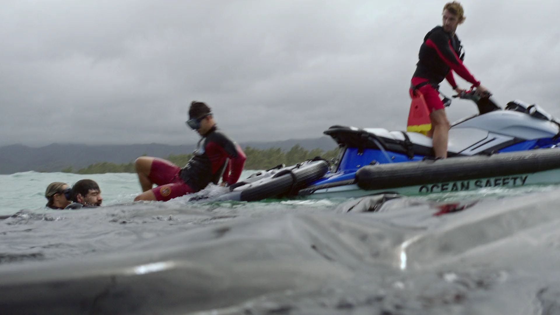 RescueHiSurfS01E13-263.jpg